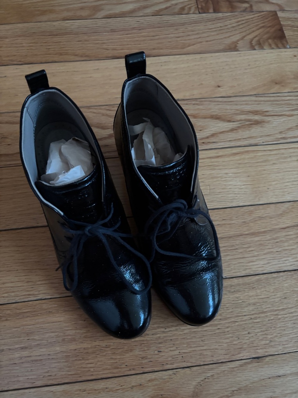 Ecco Black Patent Lace-Up Women's Ankle Boots